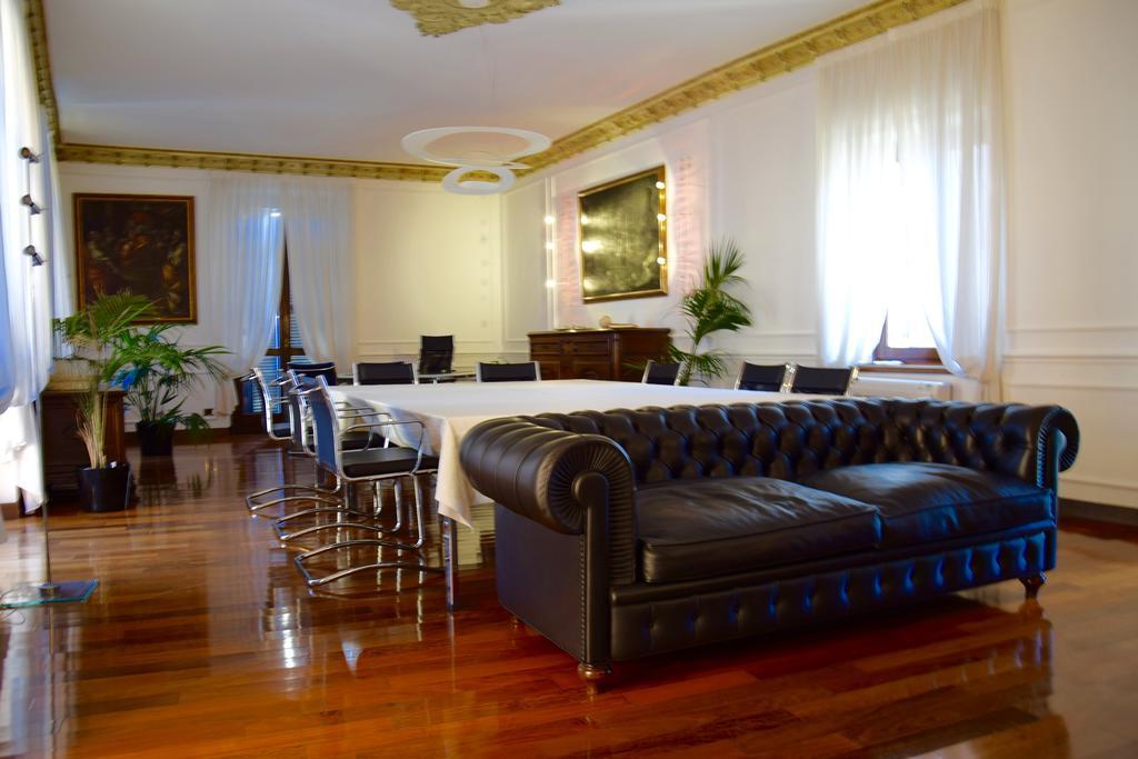 Ball Apartments Loc 04163 Verona Rum bild