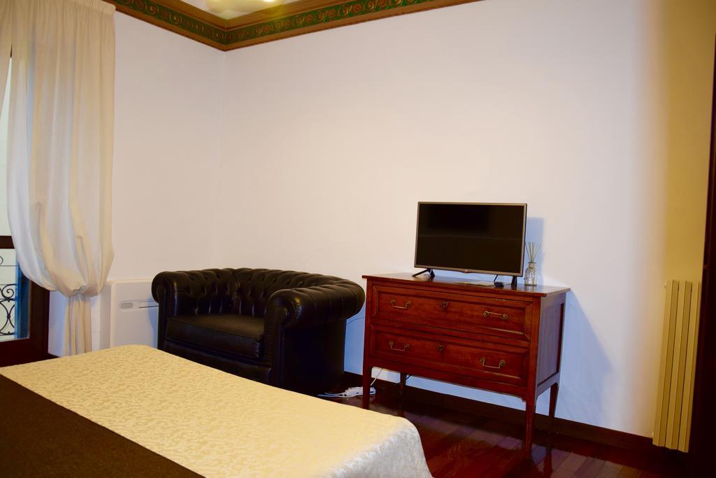 Ball Apartments Loc 04163 Verona Rum bild